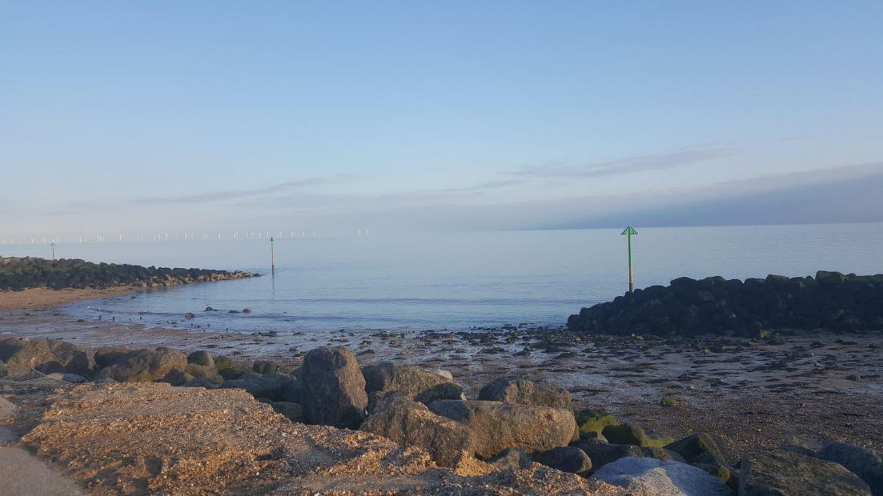 Отель Caravan Beach Holiday Saint Osyth Экстерьер фото