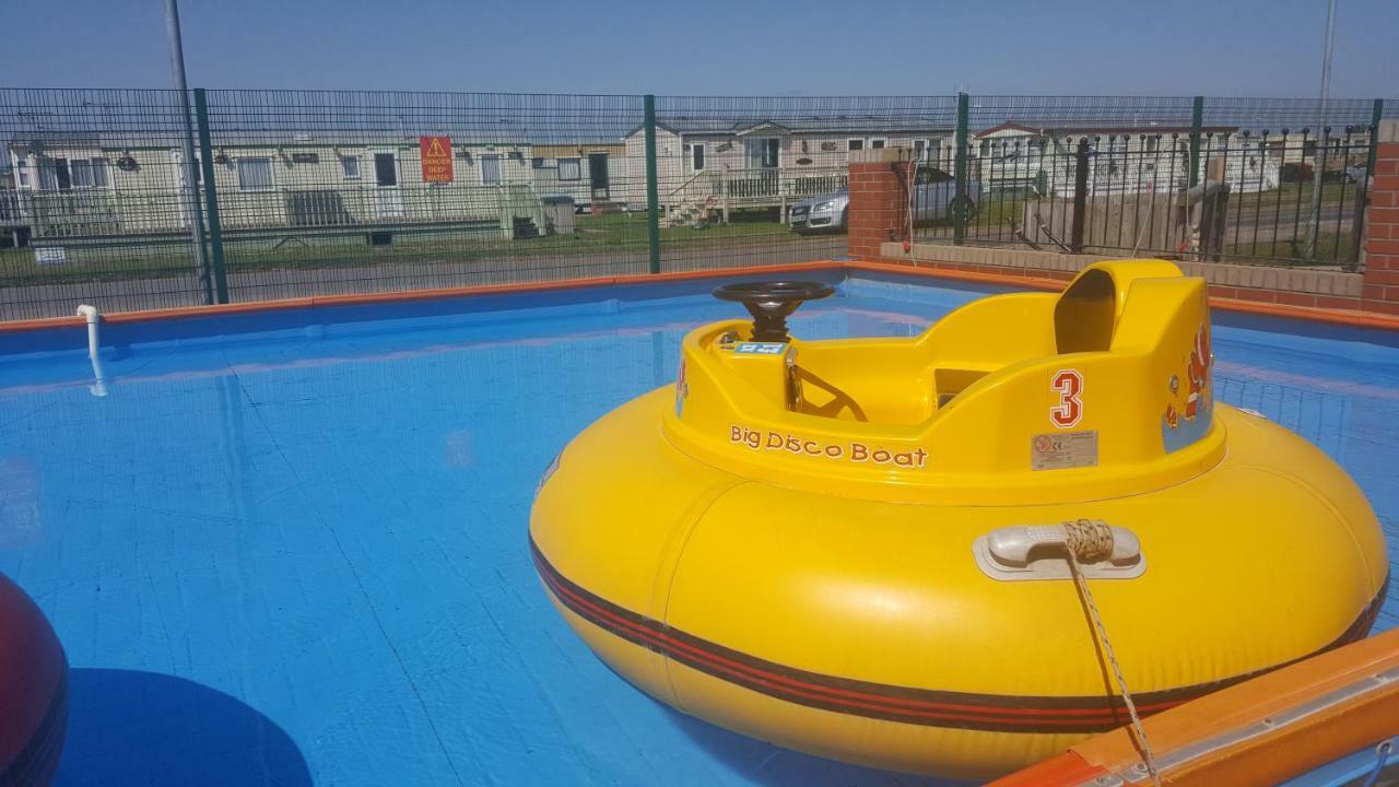 Отель Caravan Beach Holiday Saint Osyth Экстерьер фото