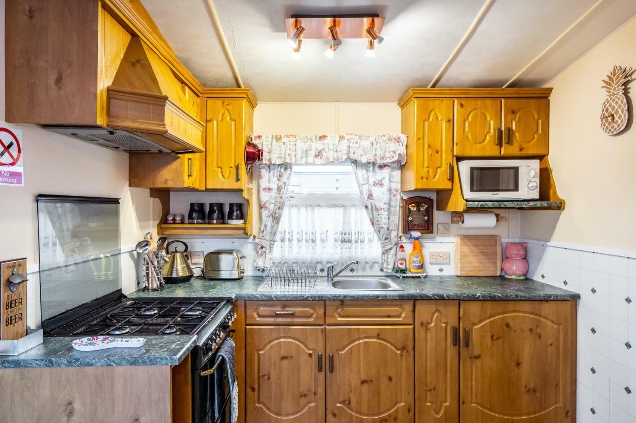 Отель Caravan Beach Holiday Saint Osyth Экстерьер фото