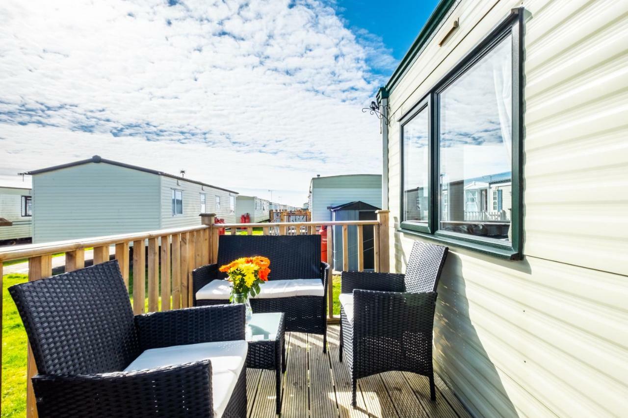 Отель Caravan Beach Holiday Saint Osyth Экстерьер фото